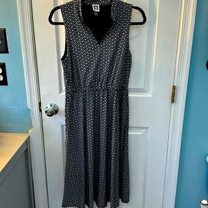 Anne Klein sleeveless dress with pockets!